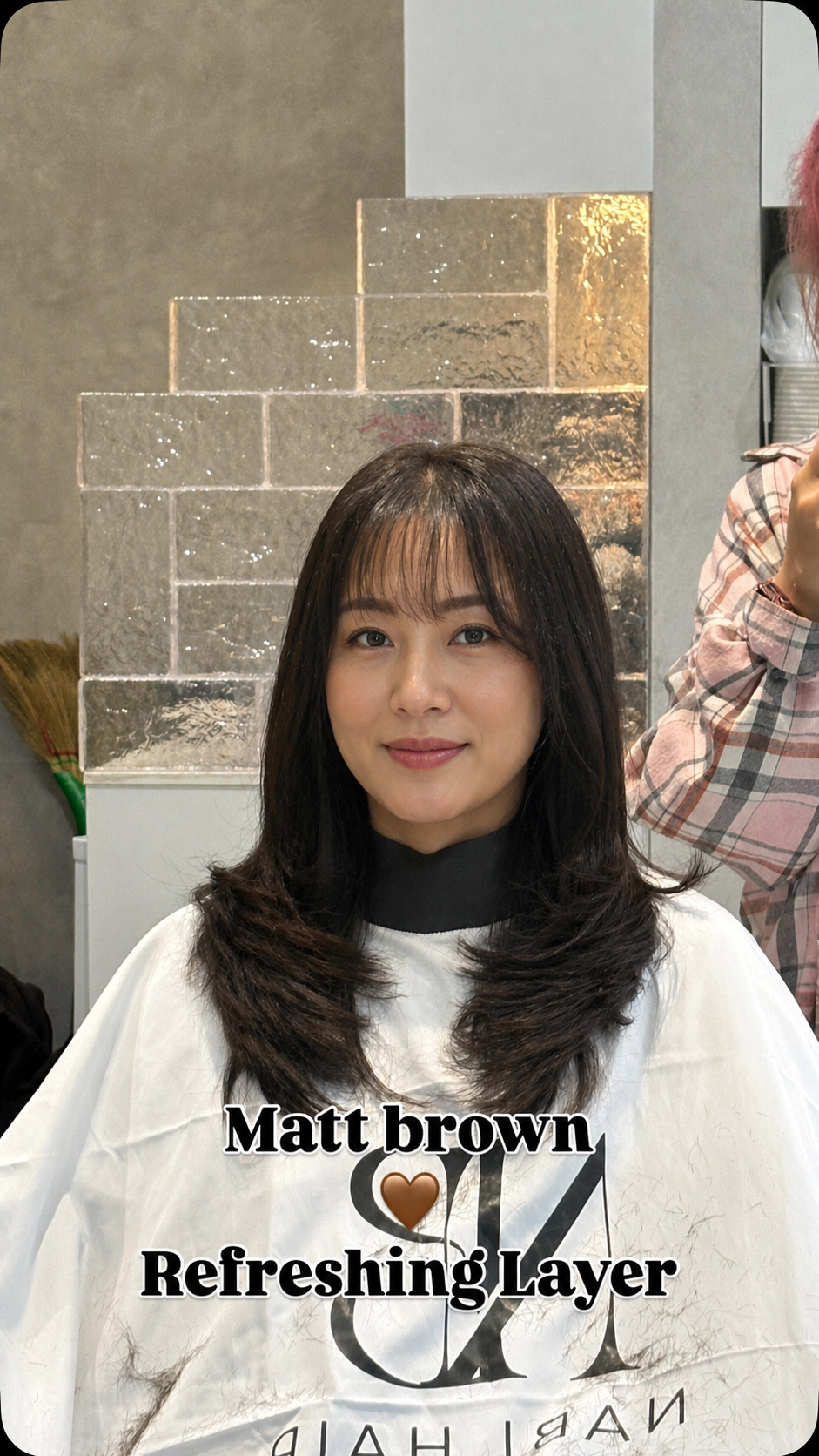 Matt brown colour and layered cut